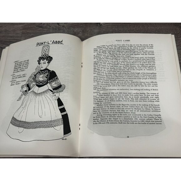 Dolls Tell the Story of Brittany Book by Luella Tilton Hart Paperback 1956 - Picture 4 of 5